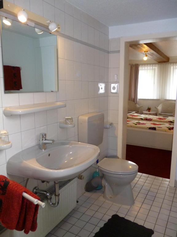 Hotel-Cafe-Restaurant Parkhaus Альтенау Номер фото